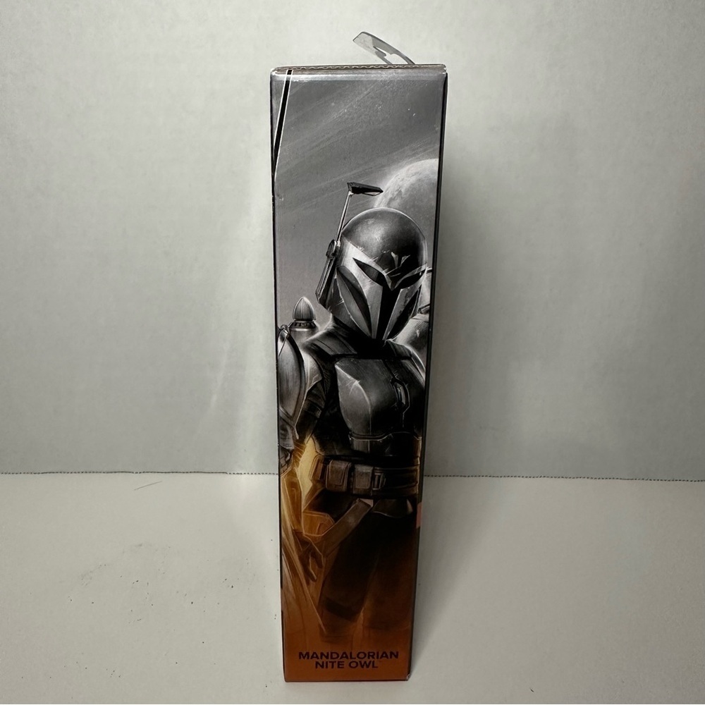 Star Wars Black Series Mandalorian Nite Owl - Picture 4 of 4